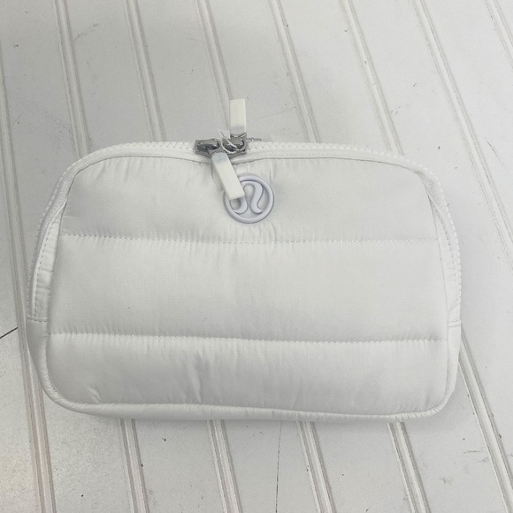 lululemon athletica Handbags - NWT Lululemon Everywhere Belt Bag Large Wunder Puff White